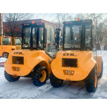 Вилочный дизельный автопогрузчик CHL 3 т высокой проходимости, передний привод